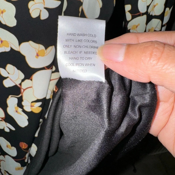 🎆DR2 Sz ~ S Black Floral V-Neck A-Line Dress with Neck Tie - Picture 5 of 9